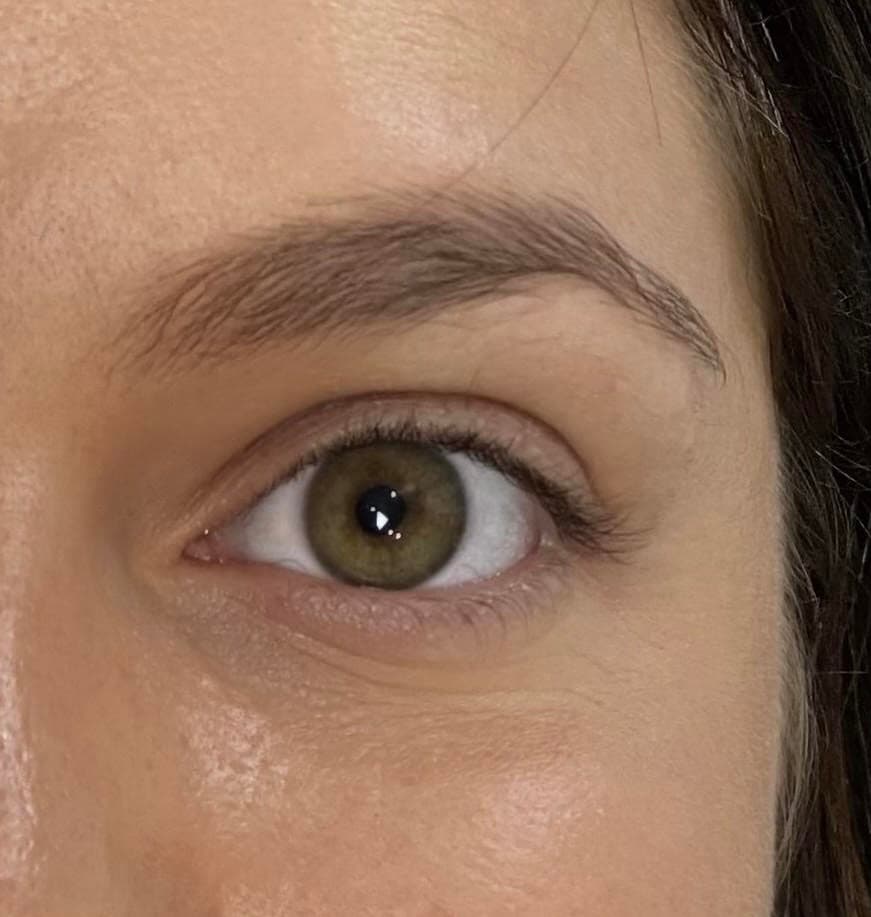 Cils naturels fins et clairsemés, avant la pose