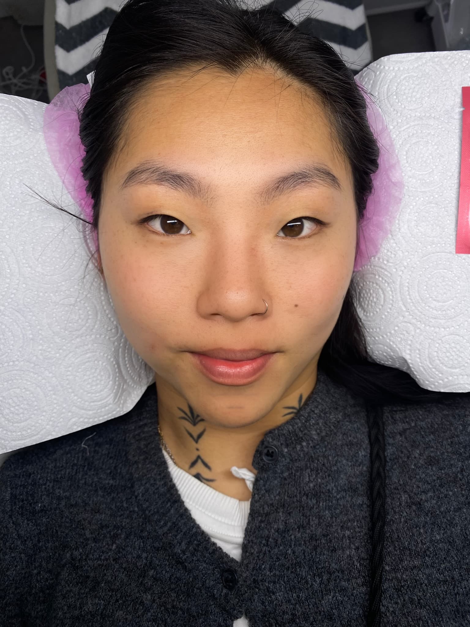 Fine, straight natural lashes before a Russian volume set